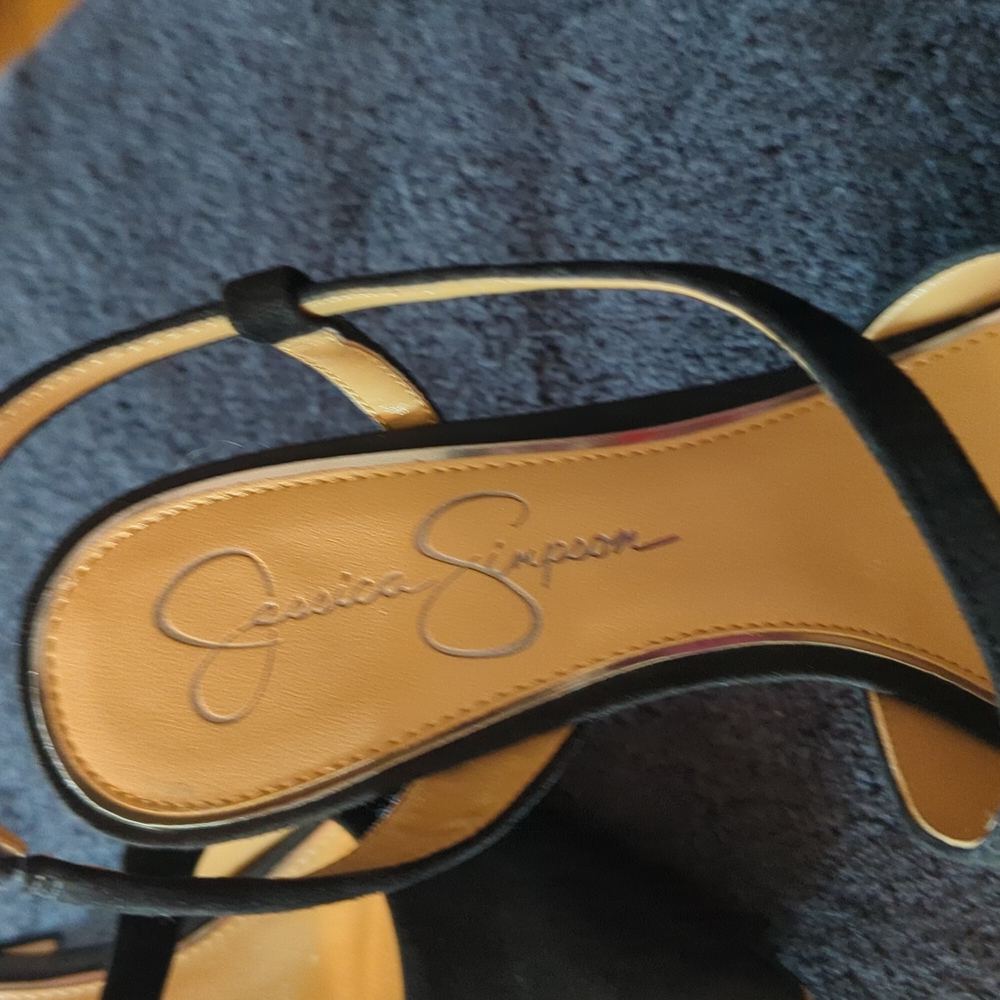Shoes - Picture 2 of 6